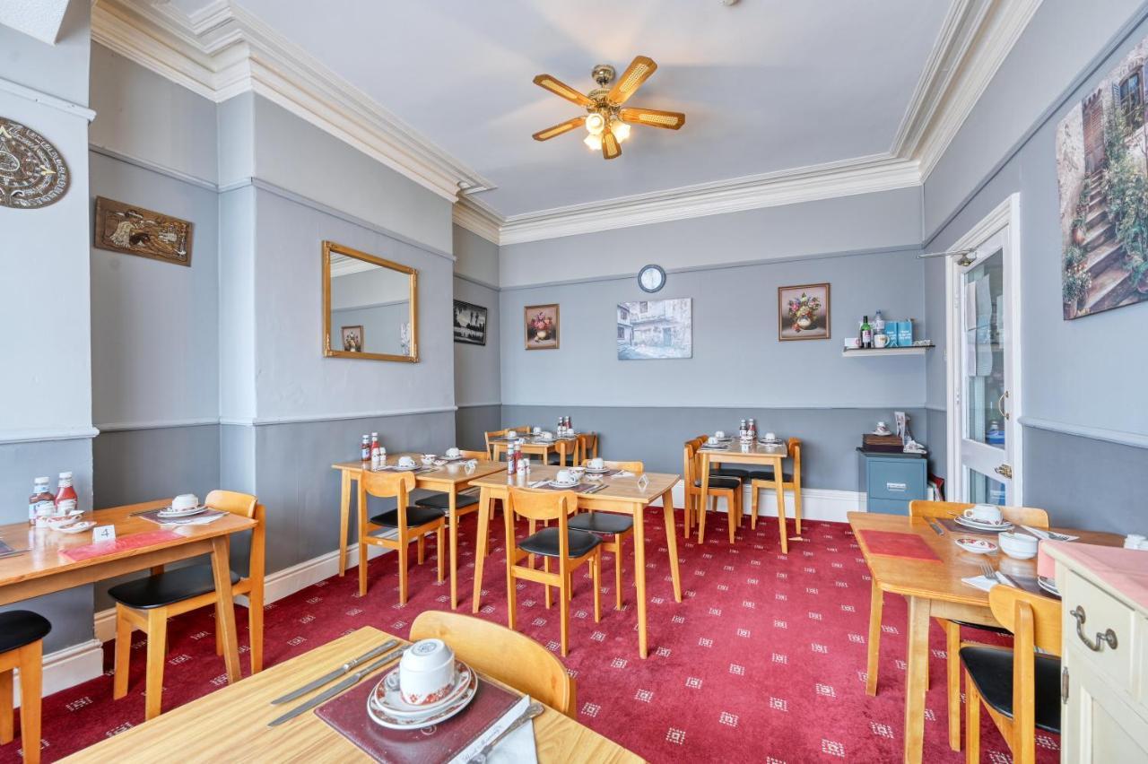 Bed and Breakfast The Wilton International à Blackpool Extérieur photo